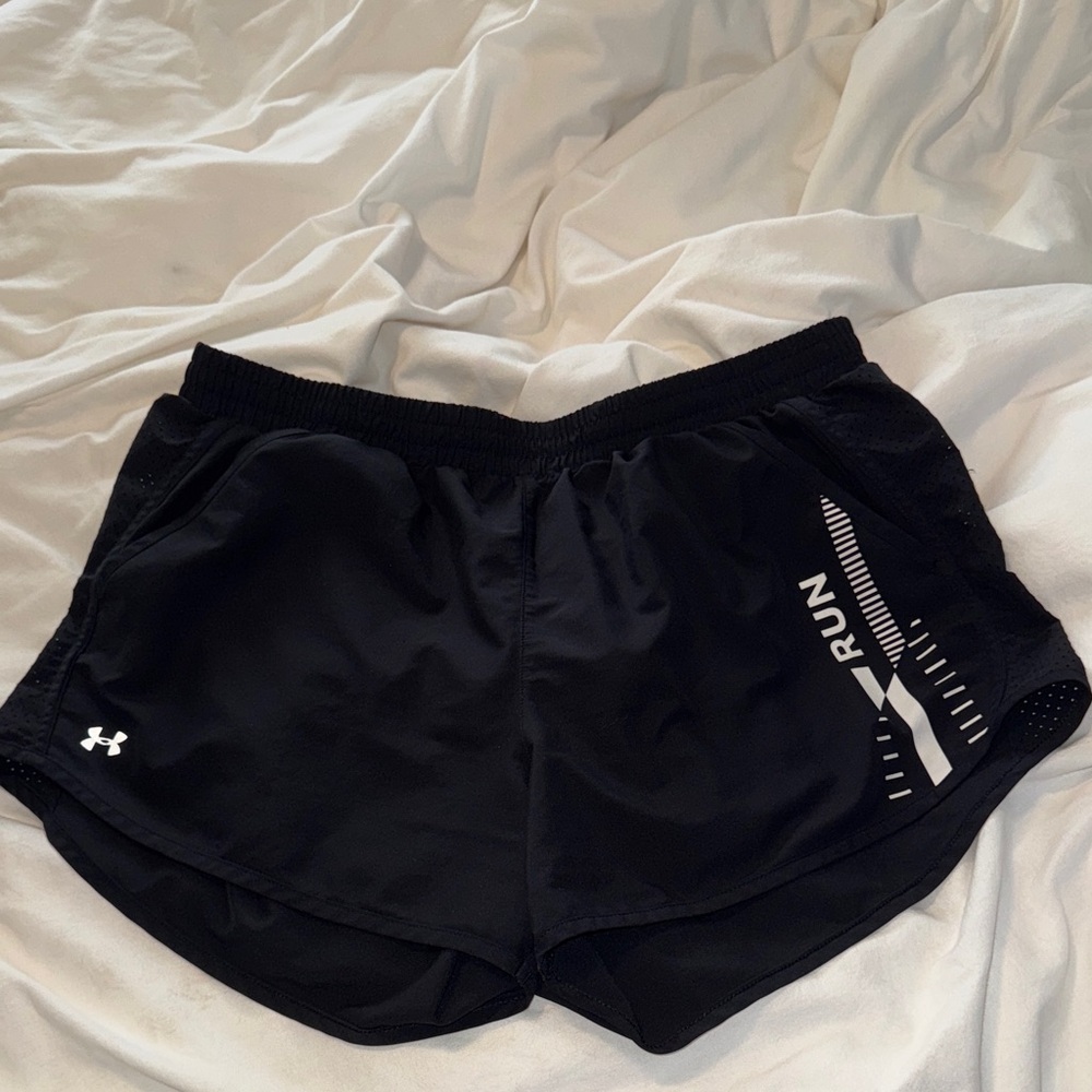 Under Armour Women XL Loose 3” Inseam Black Running Shorts With Pockets + Briefs